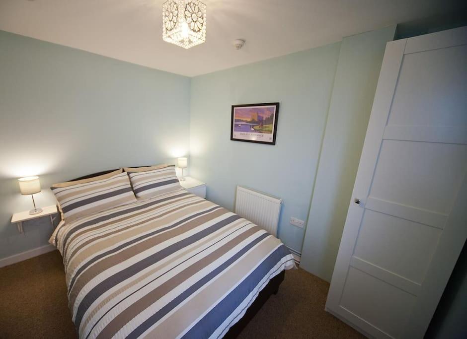 Pembrokeshire Apartment Goodwick エクステリア 写真